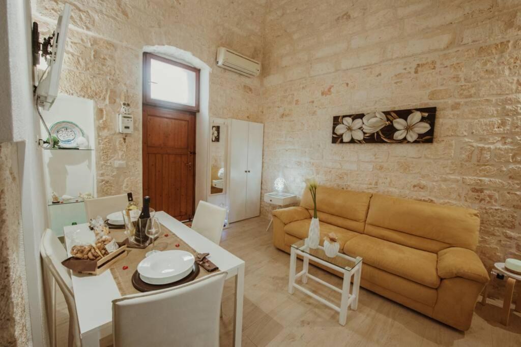 Dimora Chris Ostuni Villa ภายนอก รูปภาพ